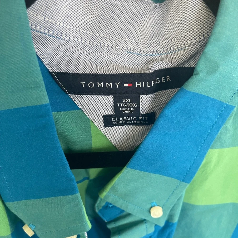 🔥NWT 🔥Tommy🔥 Hilfiger button up 🔥🔥 - Picture 3 of 4